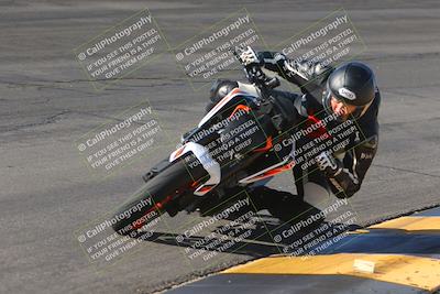 media/Nov-06-2023-Moto Forza (Mon) [[ce023d0744]]/2-Advanced Group/Session 2 (Bowl)/